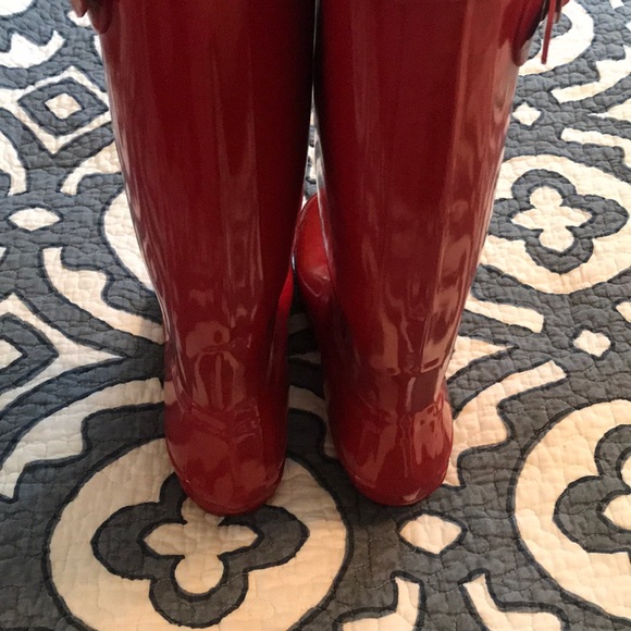 New Women’s Red Tall Glossy Rain Boots - Picture 4 of 4
